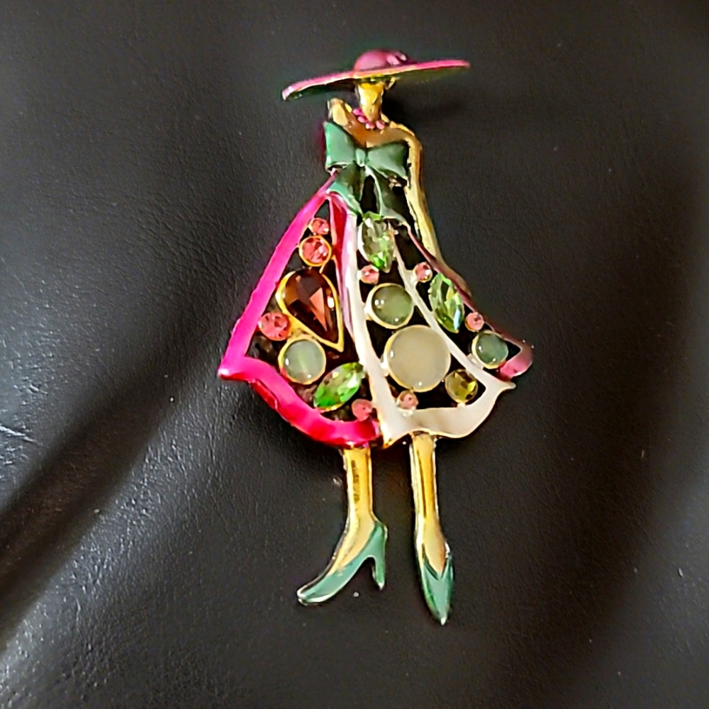 Pins/Brooches